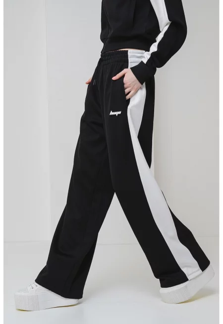 Спортен панталон Nelarina с широк крачол - Бял/Черен