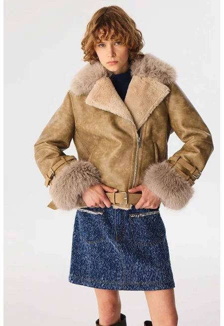 Свободно палто от еко кожа с еко пух - Светло бежово