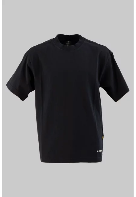 Тениска с лого на гърба