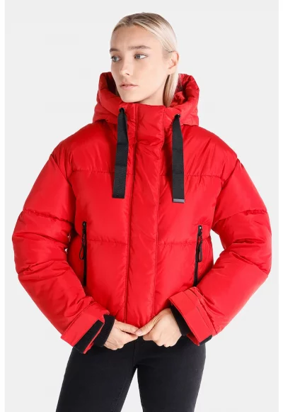 Късо зимно яке с качулка