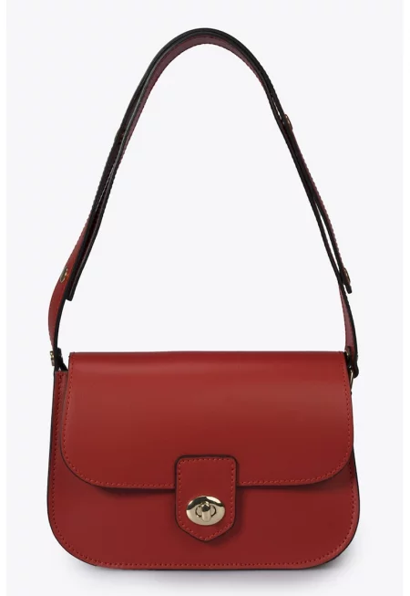 Кожена чанта през рамо с капаче