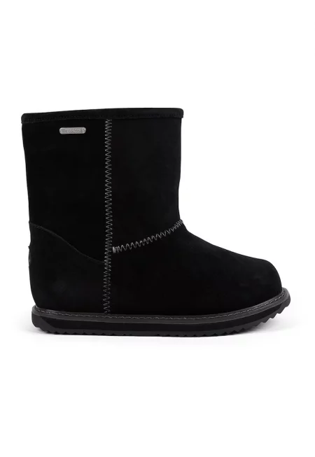 Непромокаеми боти от велур