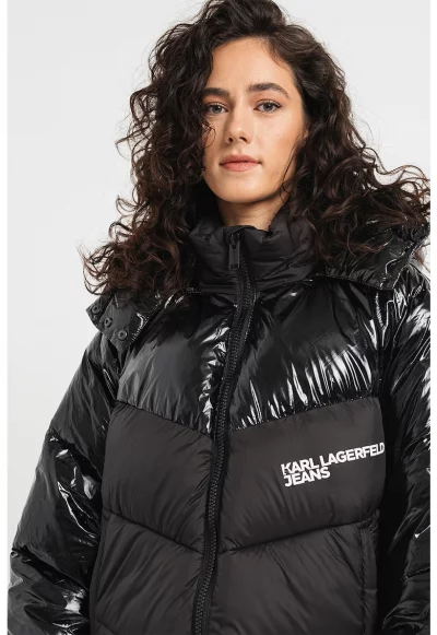 Подплатено зимно яке с качулка