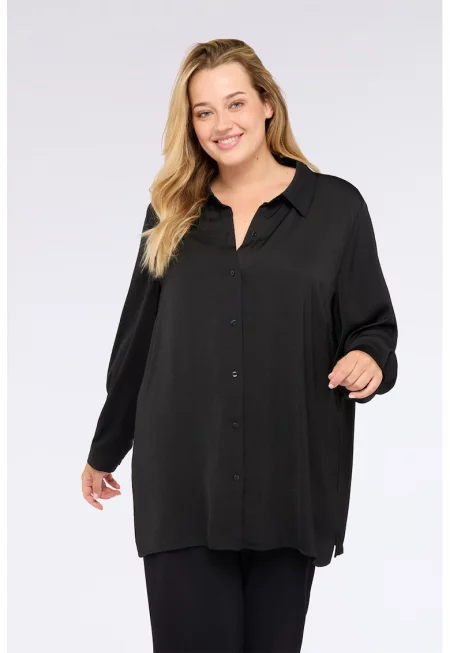 Риза с копчета на маншетите