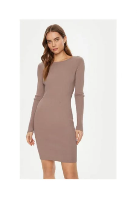 Rochie tricotata cu spate decupat