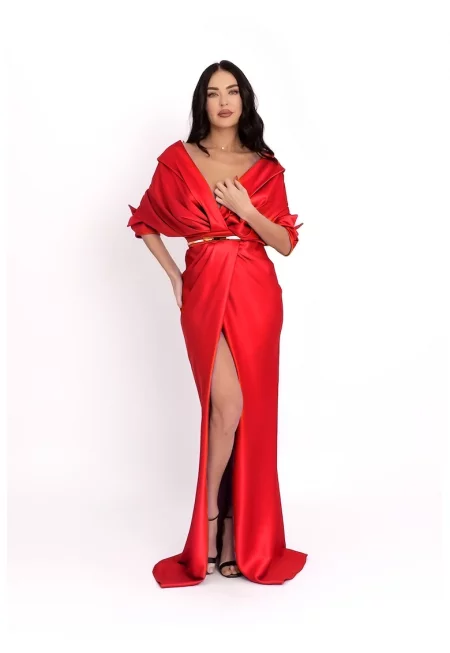 Рокля с набирания и цепка - Червен