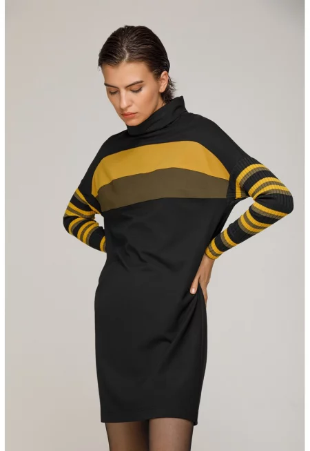 Рокля с поло и ръкави тип прилеп - Черен/Шафраново жълто/Каки