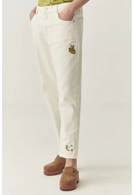 Скъсени дънки с бродерии - Мръснобял