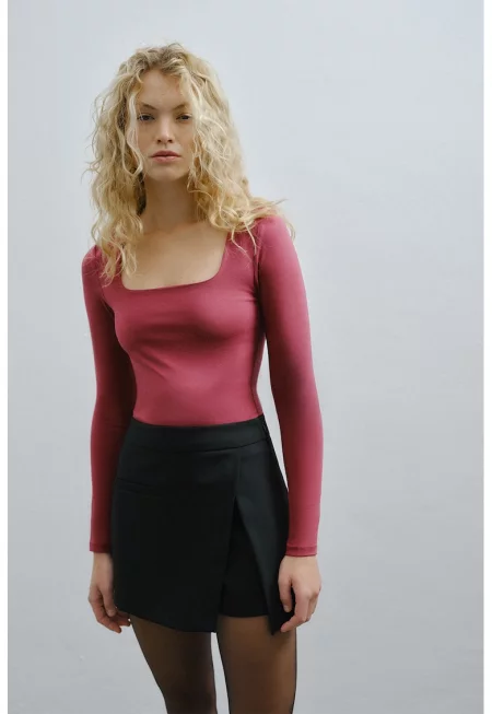 Слим блуза с квадратно деколте