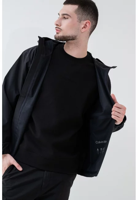 Яке с качулка и лого