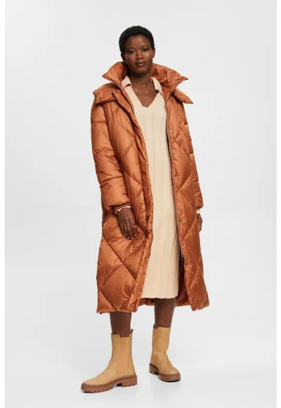 Зимно капитонирано яке