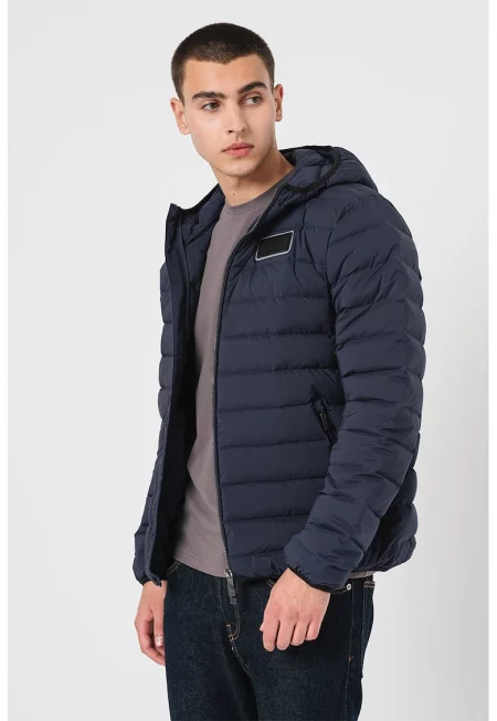 Зимно яке с качулка и пухена вата