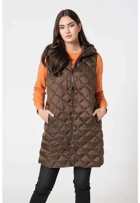 Капитониран дълъг елек с вата