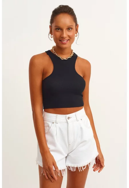 Къс топ с изчистен десен