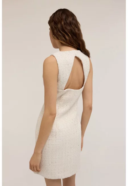 Къса рокля с отвор на гърба - Крем