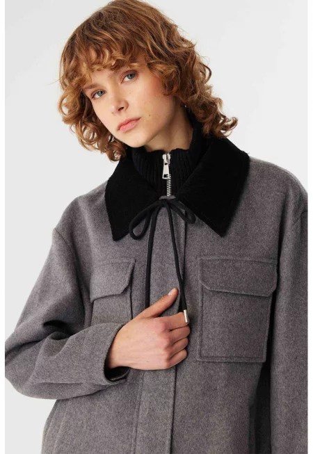 Късо палто с вълна