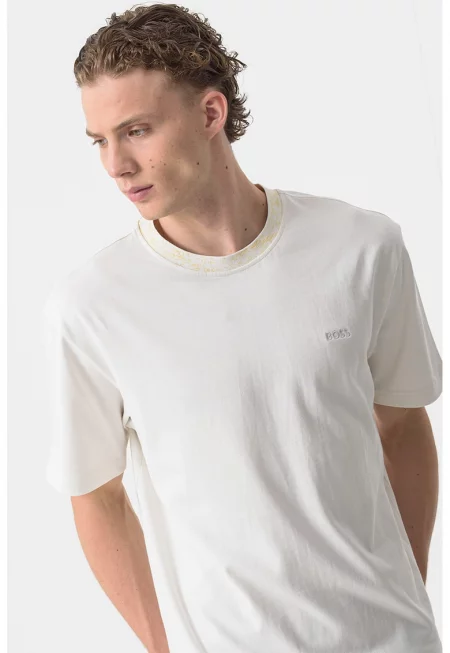 Памучна тениска с овално деколте