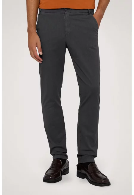 Панталон чино със средновисока талия