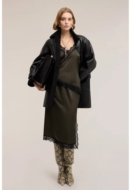 Права пола с дантела