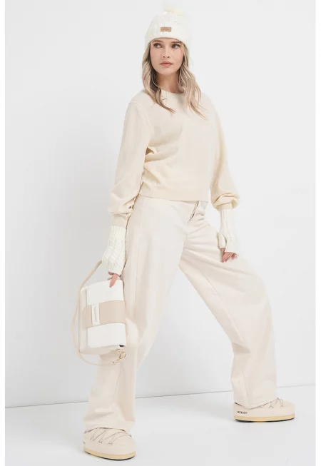 Пуловер от необработена вълна