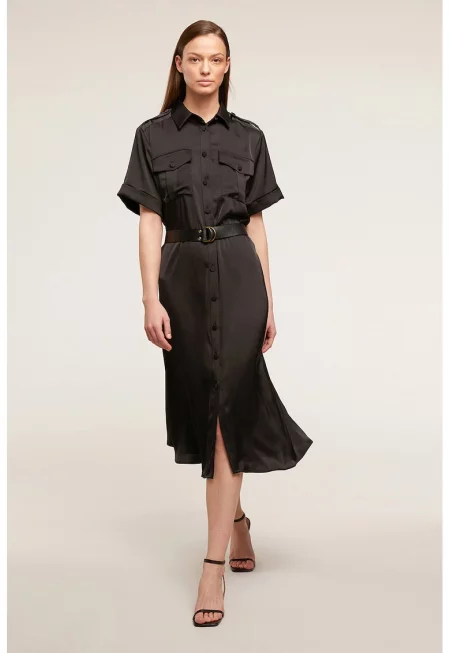 Разкроена рокля с пришити джобове