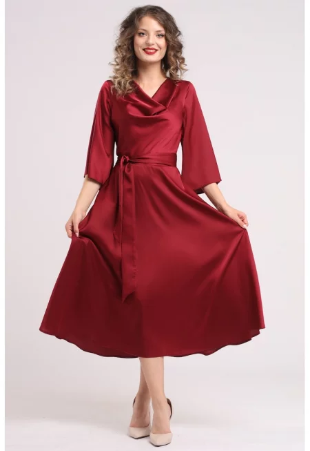 Сатинирана рокля с драпирано деколте