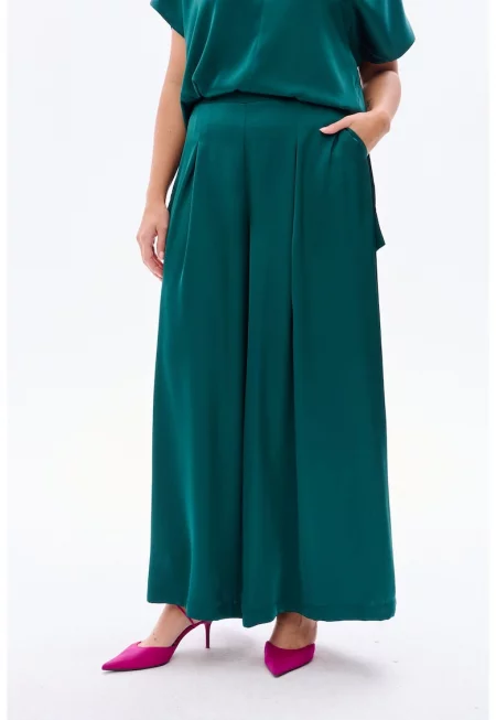 Широки панталони със странични джобове