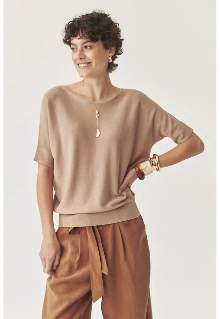 Свободна тениска с деколте-лодка