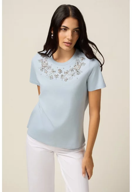 Тениска с декоративни камъни