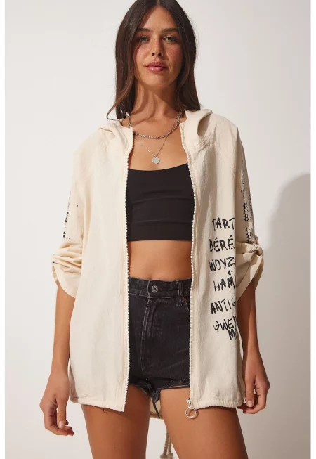 Яке с качулка и фигурален десен