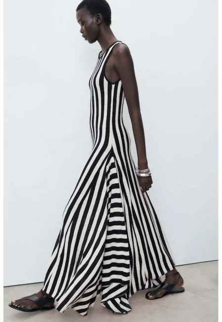 Асиметрична дълга рокля на райе