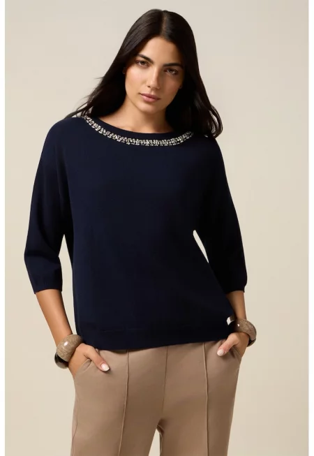 Фино плетен пуловер с апликации