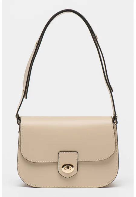 Кожена чанта през рамо с капаче