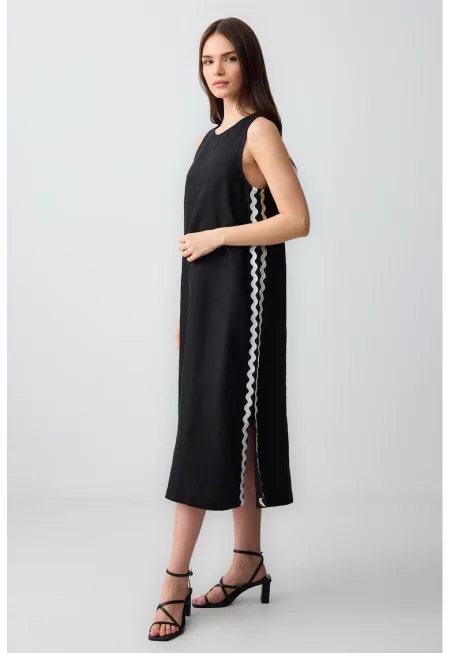 Ленена рокля без ръкави с цепки встрани - Черен