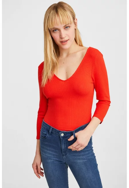 Плетена рипсена блуза с шпиц