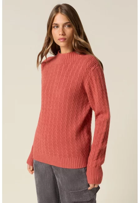 Пуловер с плетка осморка