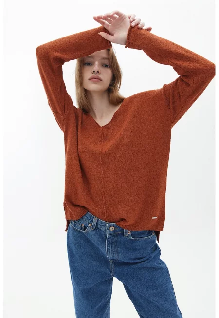 Свободен шпиц пуловер