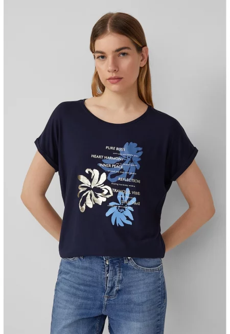 Свободна тениска с овално деколте