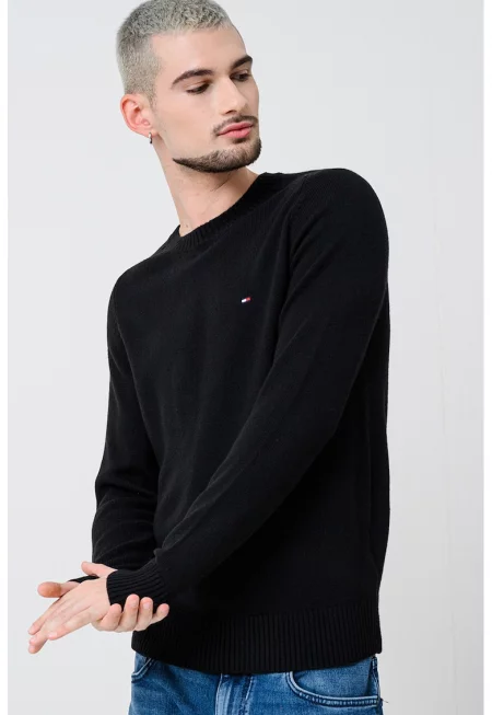 Вълнен пуловер с лого