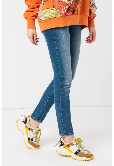 Дънки Delawa със средна талия и захабен ефект