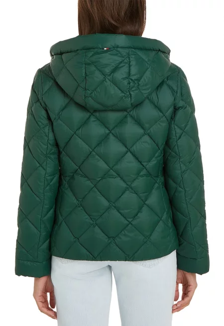 Капитонирано яке с качулка