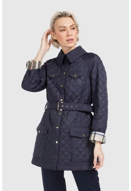 Капитонирано яке с колан