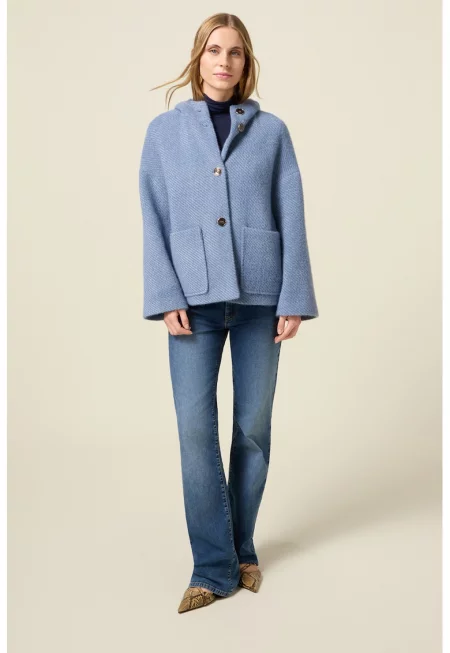 Късо палто с копчета и качулка