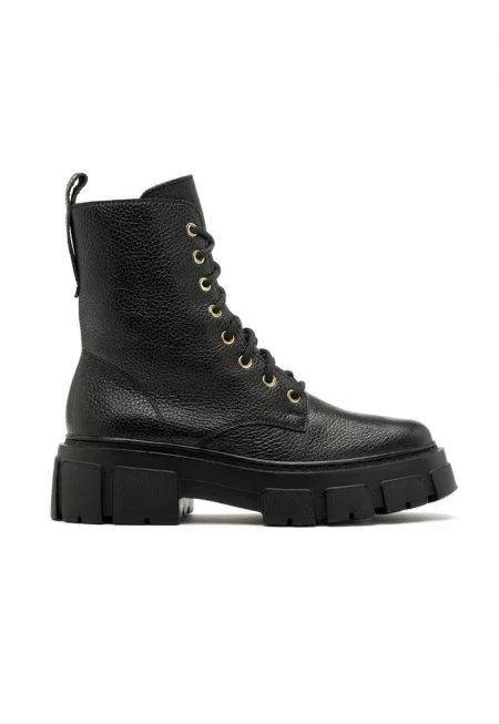 Кожени боти с ток