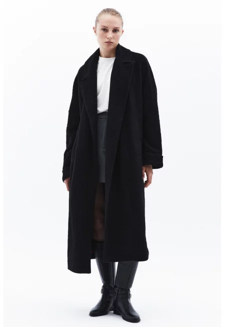 Палто с вълна със застъпен дизайн