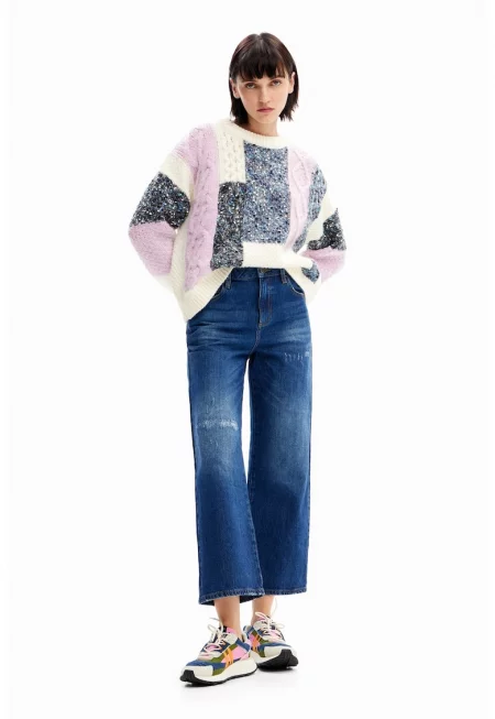 Пуловер с овално деколте и паднали ръкави