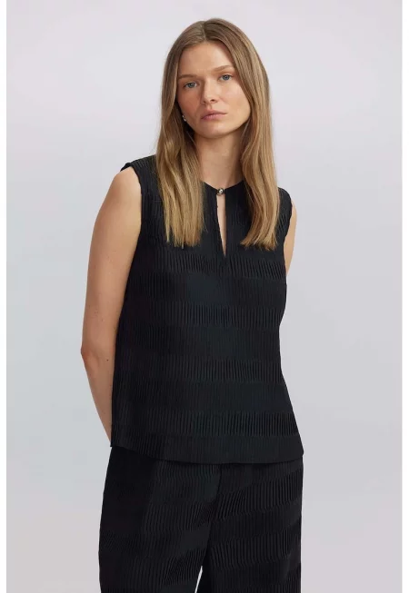 Релефна блуза без ръкави