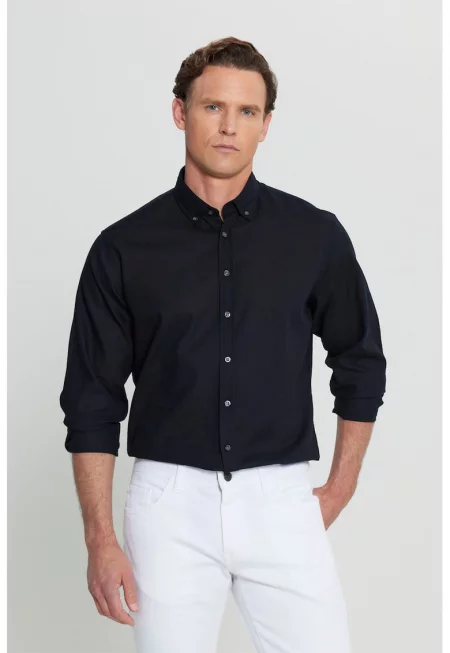 Риза с лен и копчета на маншетите