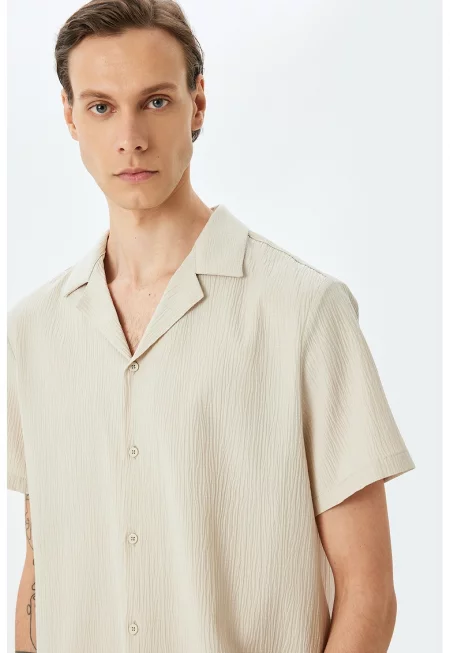 Риза с яка и ревери