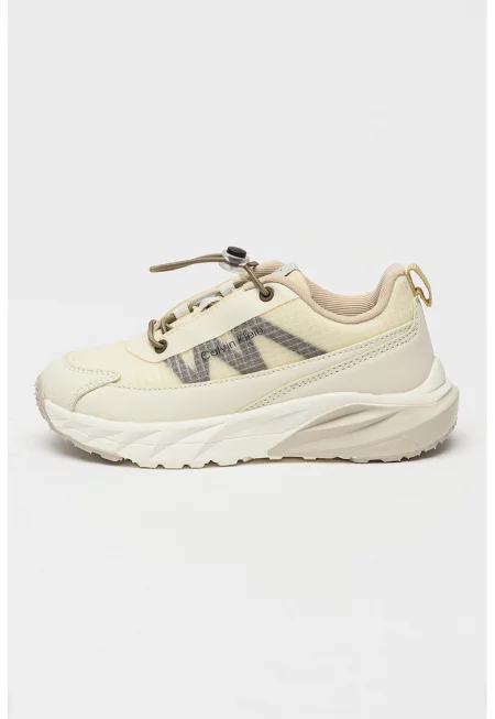 Скосени спортни обувки под глезена